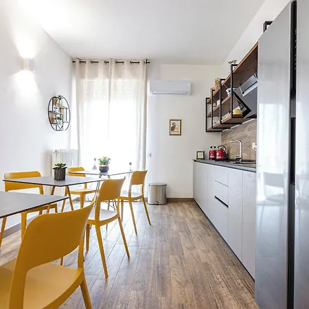New And Modern Apartamento Zaglavice
