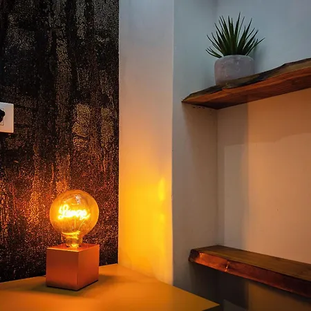 New And Modern Apartamento Zaglavice